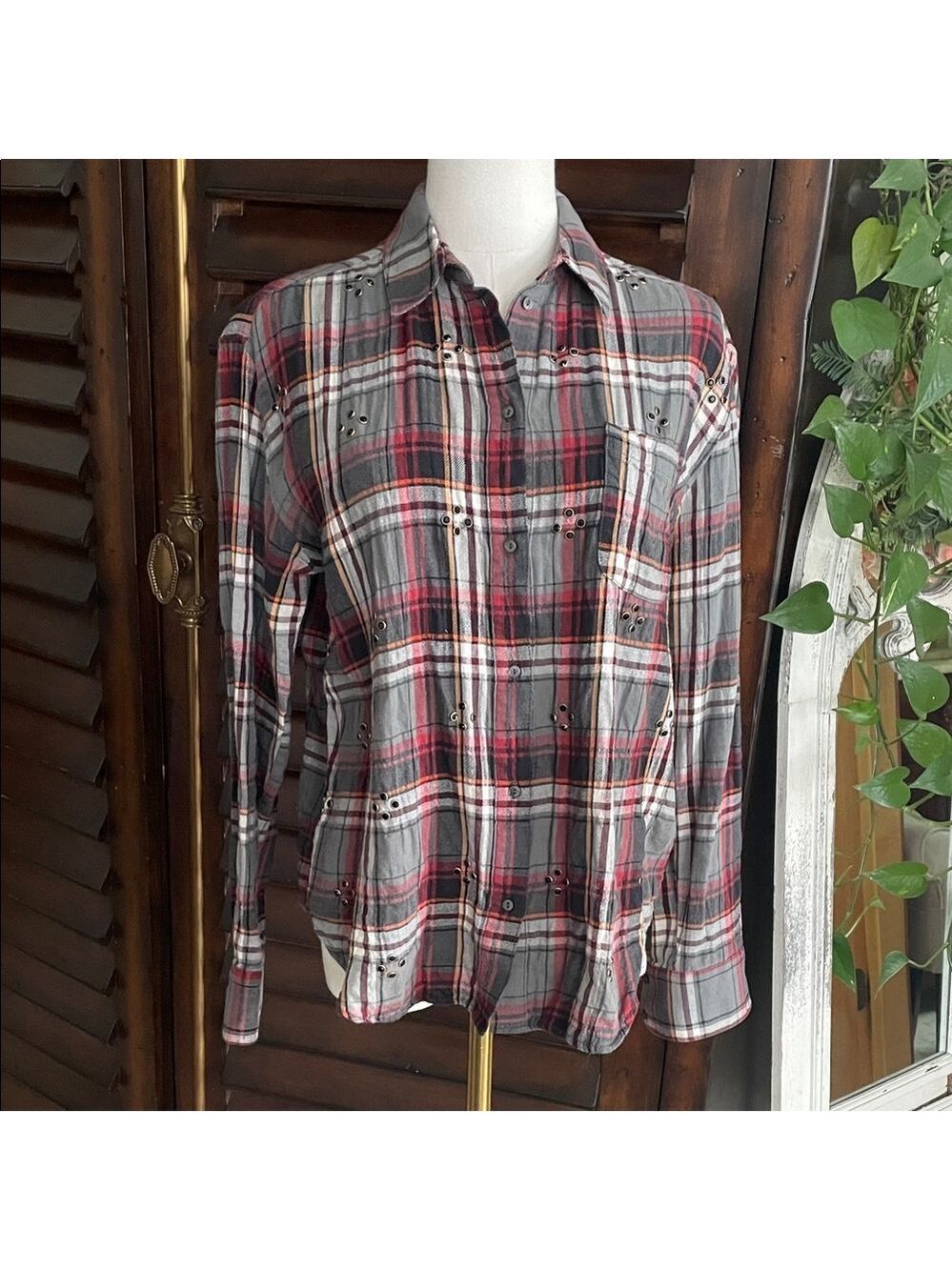 Elizabeth and James Plaid Red and Flannel Shirt Embellishments Size 0